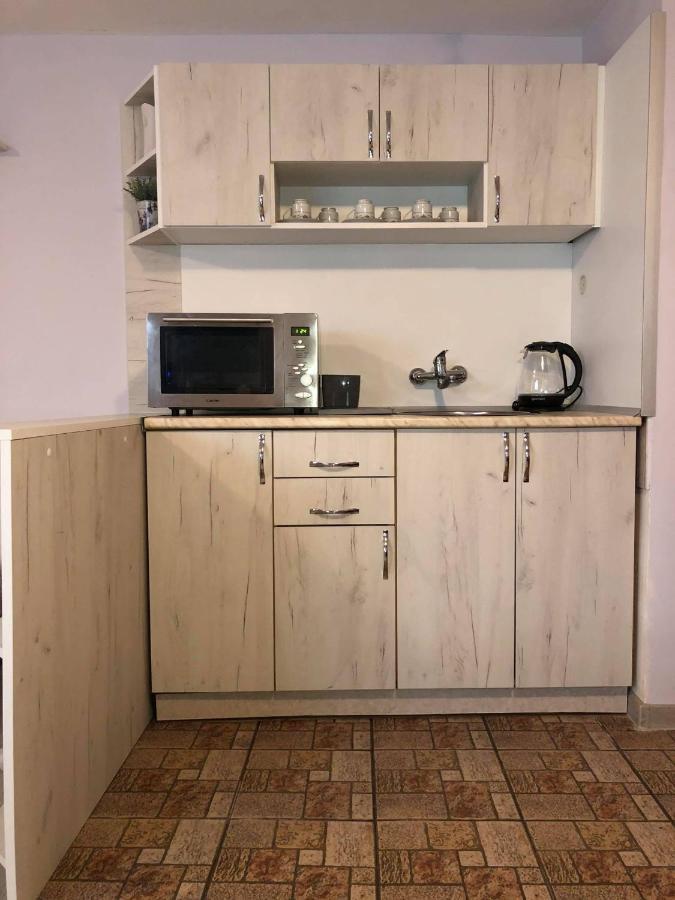 Comfy Studio Apartment By The Flower Market Varna Bagian luar foto